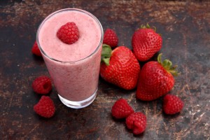 Easy-Strawberry-RaspberrySmoothie