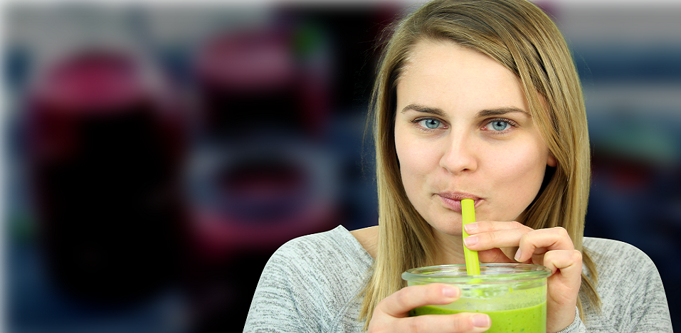 Smoothie Glasses with Lids and Straws